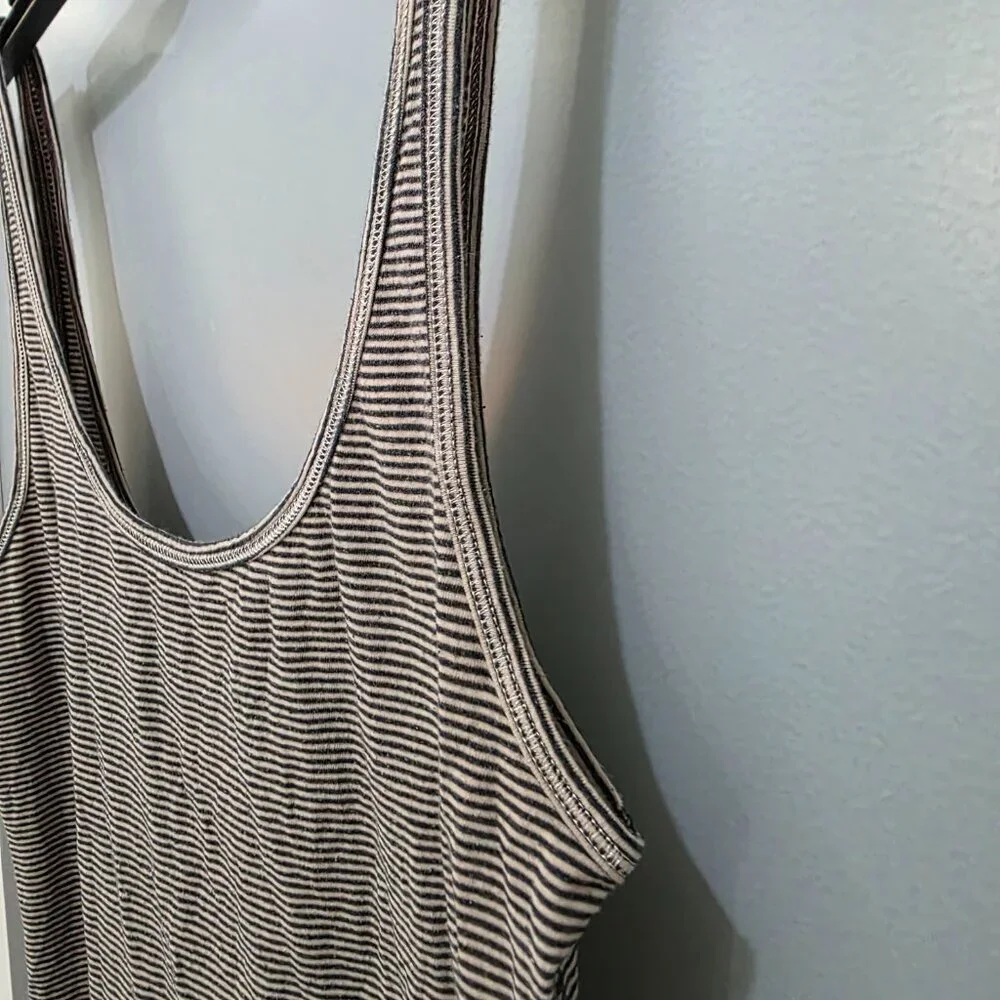 Lululemon‎ Striped Tank + Lululemon Grey Racerback Tank Bundle – Stretchy